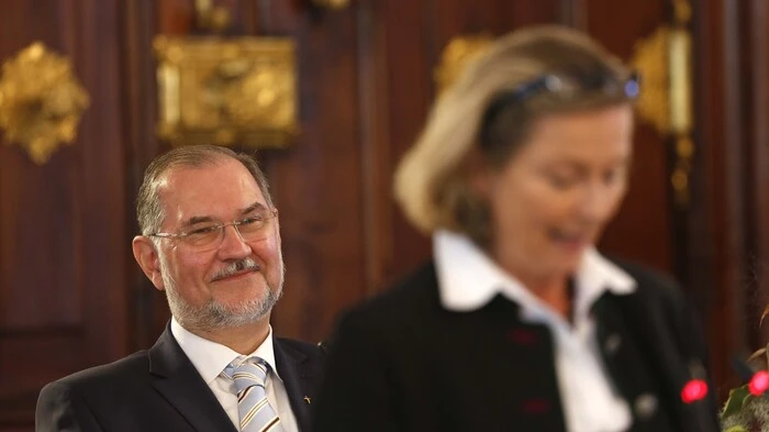 Superintendent Hermann Miklas mit Landtagspräsidentin Bettina Vollath, die als Gastgeberin fungierte.