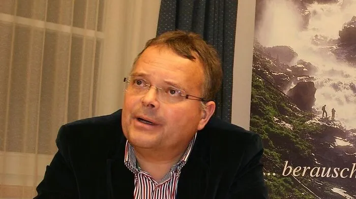 Gerald Hauser pocht auf die lebensrettende Versorgung aus der Luft