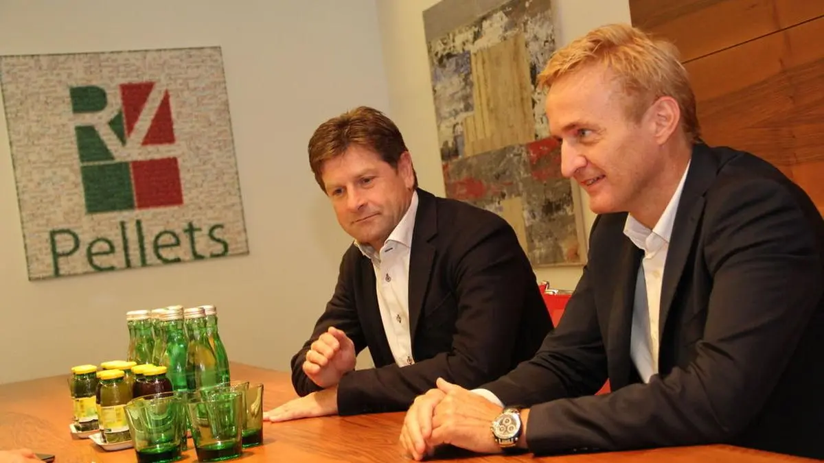 Dietmar Riegler (links) und Otto  Zechmeister ringen mit der  Hypo Bad Bank Heta um den Bestand ihrer RZ-Gruppe mit 270 Mitarbeitern