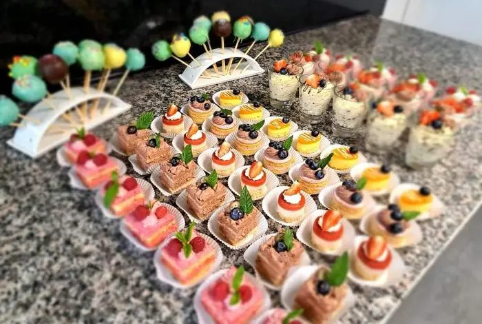 In ihrer Backstube ist die Konditormeisterin kreativ