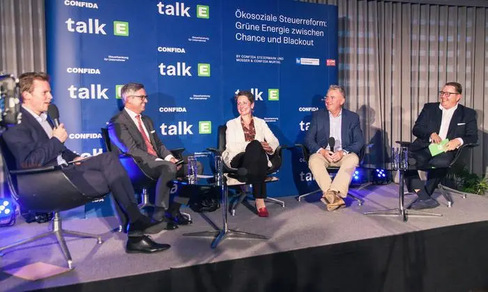 Tobias Pötzelsberger, Finanzminister Magnus Brunner, Sabine Herlitschka (Infineon), Günther Apfalter (Magna), Martin Graf (Energie Steiermark) 
