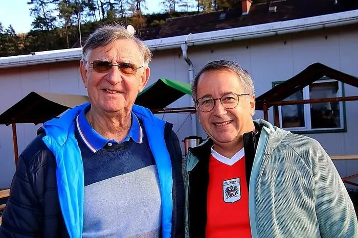 Auch die beiden Altbürgermeister Engelbert Köppel (l.) und Franz Schriebl waren mit von der Partie.