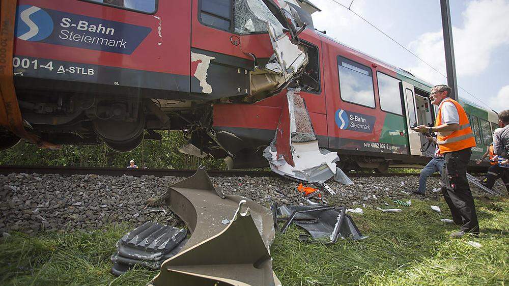 Zugunfall hält Ermittler und Gewerkschaft auf Trab.