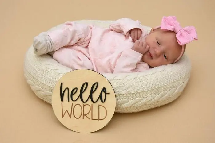Sonnenschein Almina (2960 g, 52 cm) gesellte sich am 8. Juli um 00.03 Uhr zu ihren großen Brüdern Almin und Almedin. Mama Almedina und Papa Alen Hafizovic aus Villach sind sehr stolz auf ihre drei Lieblinge, die ihr Leben bereichern und ihnen täglich ein Lächeln ins Gesicht zaubern.