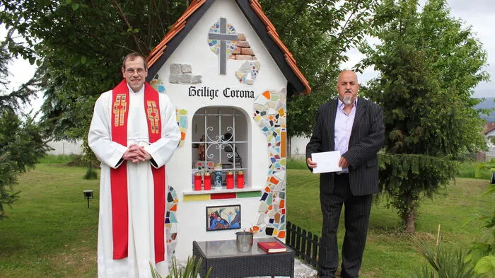 Klicken Sie sich durch die Fotos von der Segnung sowie der Errichtung des Bildstocks!