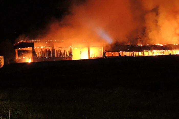 Alle neun Freiwilligen Feuerwehren des FeuerwehrabschnittesBad Mitterndorf waren im Einsatz, insgesamtkämpften rund 150 Mann gegen die Flammen.