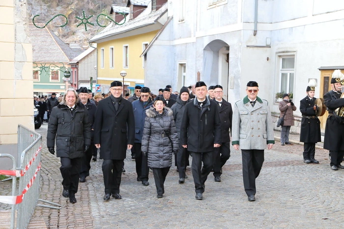 Klicken Sie sich durch die Bilder der Barbarafeierlichkeiten in Eisenerz!