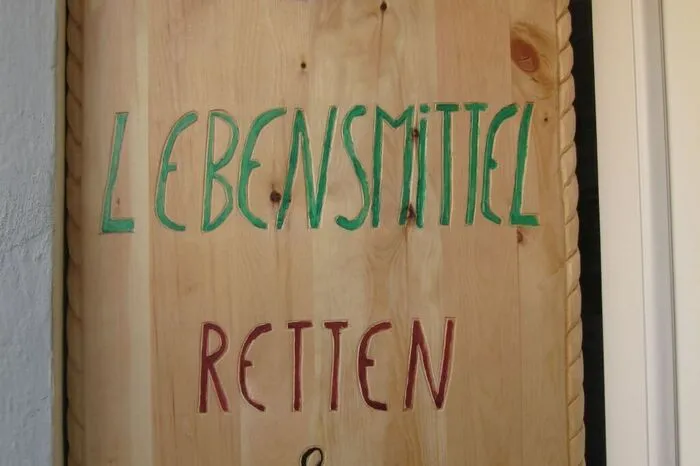 .... oder das Teilen von Lebensmitteln mit anderen. Dafür wurde in Friesach ein eigenes "Geschäft" eingerichtet. Man kauft nicht, sondern tauscht