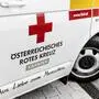 Die Frau wurde mit schweren Verletzungen von der Rettung ins Klinikum gebracht (Symbolfoto)
