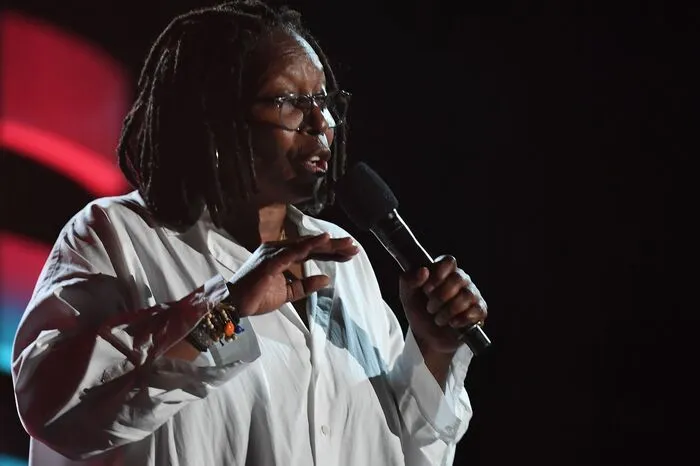 "So verändern wir die Welt", rief Schauspielerin Whoopi Goldberg der Menge zu.