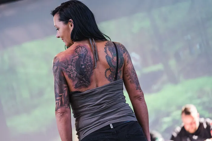 ... um das "Best of Colour"-Werk oder auch um das ...