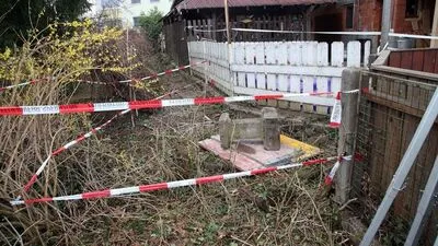 20 Meter stürzten Bub und Betreuer in den Schacht