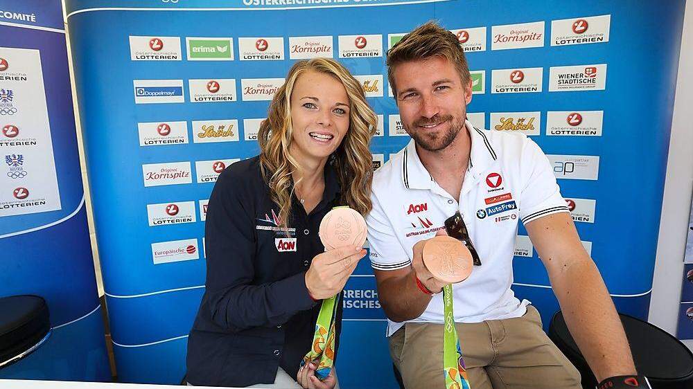 Tanja Frank und Thomas Zajac mit ihrer Bronzemedaille aus Rio 2016