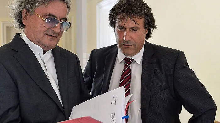 Ingo Mayr mit seinem Anwalt Martin Leys 