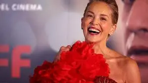 Angeblich tragen sogar Stars wie Sharon Stone bei Auftritten manchmal Schmuck der Angeklagten