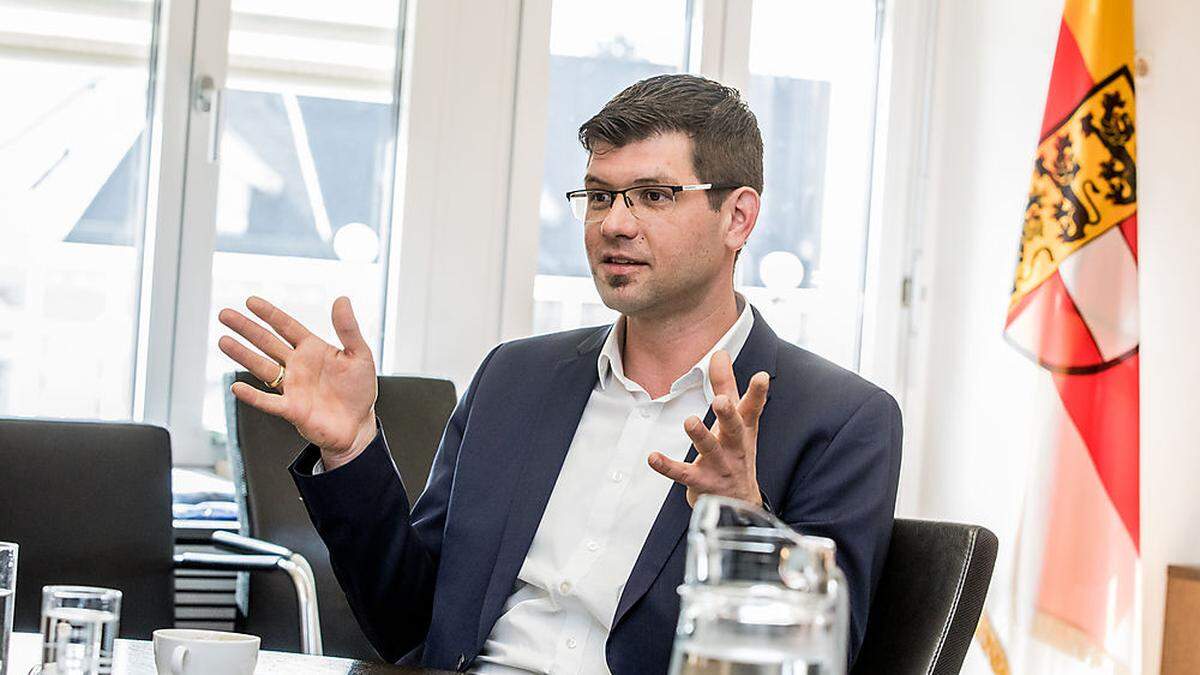 Landesrat Martin Gruber spricht von der Notwendigkeit der Sanierung 