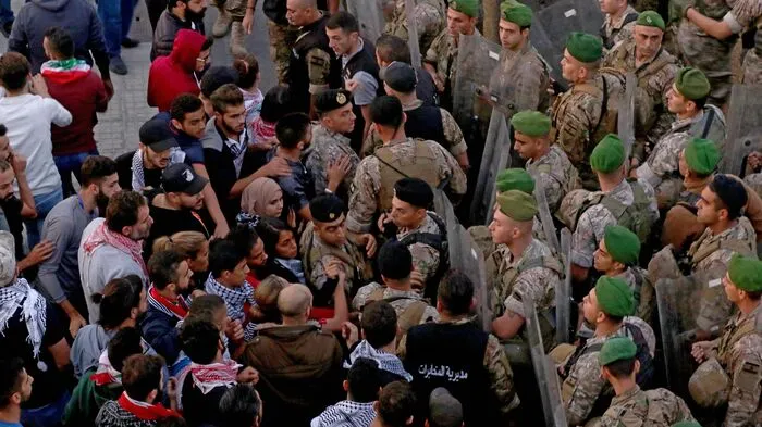 Bereits seit elf Tagen legt die Protestbewegung das öffentliche Leben im Libanon teilweise lahm.  