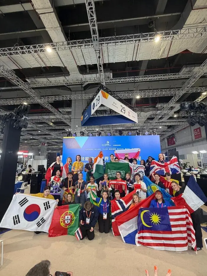 Die Teilnehmerinnen des Friseur-Bewerbs bei den WorldSkills in Shanghai