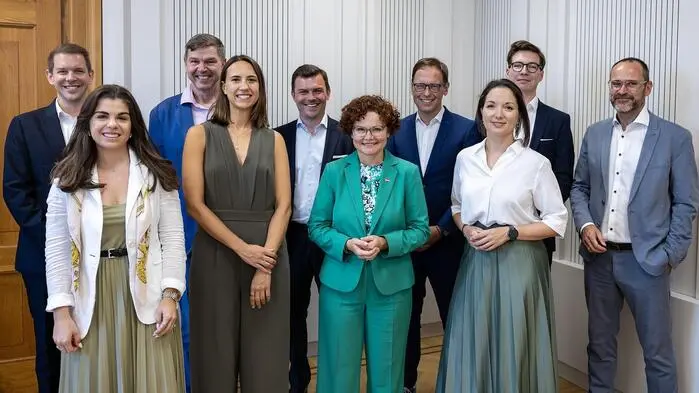 Staatssekretärin Elisabeth Zehetner (Mitte) bestellte auch einen neuen Start-up-Rat für drei Jahre