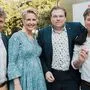 Gault&Millau Herausgeber Karl und Martina Hohenlohe mit Michael Schade und Laudator Tobias Moretti