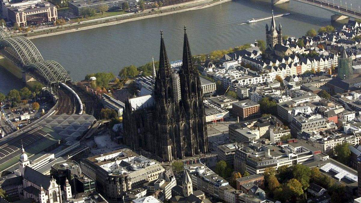 Der Kölner Dom ist mit 157,38 Metern das zweithöchste Kirchengebäude Europas.