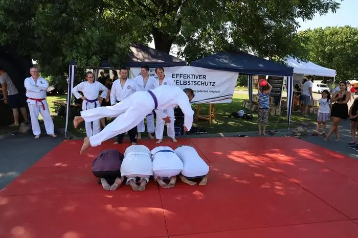 Mit Begeisterung verfolgten die Festgäste auch die Judovorführungen