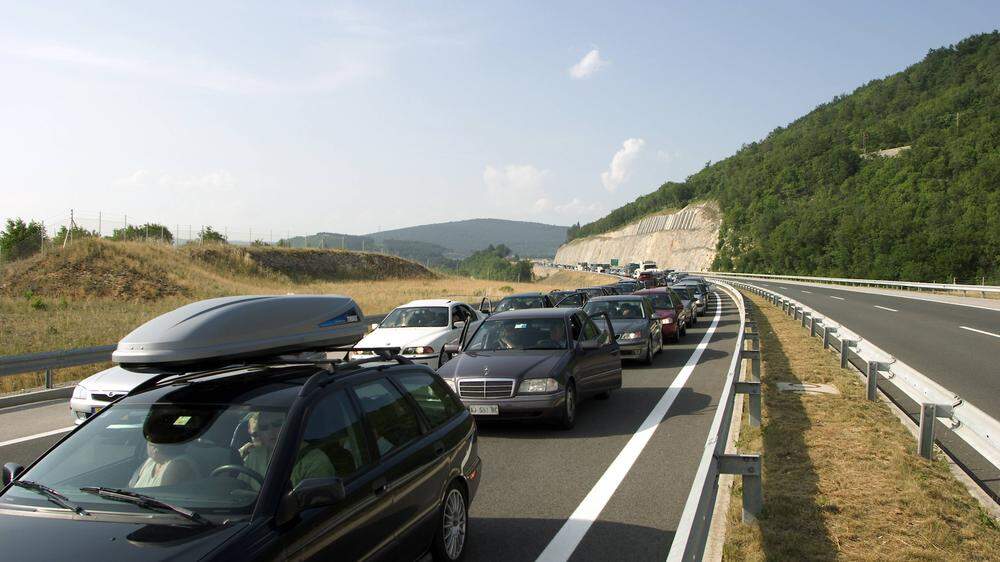 Stau auf slowenischer Autobahn