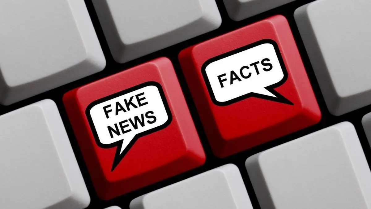 Rote Tastatur mit zwei Tasten zeigt Fake News oder Facts