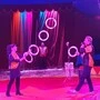 Judith und Josef aus Ungarn geben ihr Jonglier-Talent zum Besten