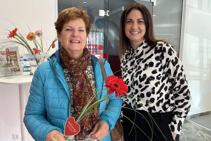 Klicken Sie sich durch die schönsten Fotos mit Blumengrüßen aus dem Regionalbüro Feldbach!