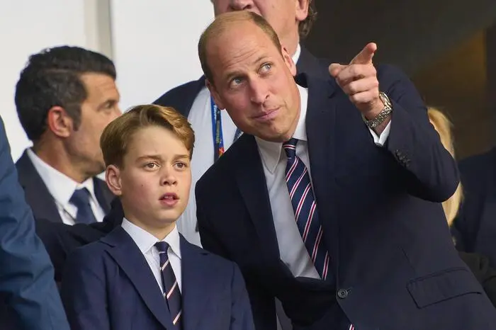 Kronprinz William und George sind große Fußballfans, das EM-Finale konnten sich die beiden nicht entgehen lassen