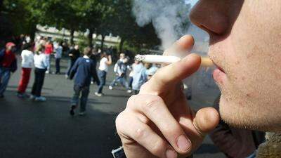 Kommt das Rauchverbot für unter 18-Jährige?