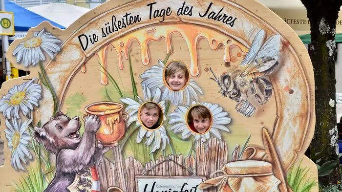 Das 19. österreichische Honigfest ist eine Veranstaltung für Jung und Alt: Die Kinder machten Bilder beim Fotopoint.