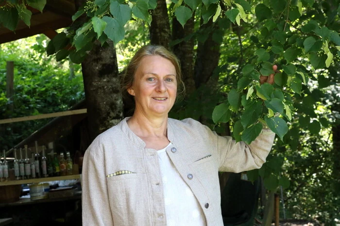 „Ich betreue bereits seit vier Jahren den Garten hier in Gillitzstein bei Eberstein“, sagte „Kräuterbiene“ Margit Grossegger, die über die Sommermonate beinahe jeden Tag von Frauenstein nach Eberstein pendelt. 