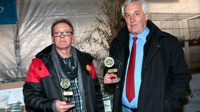Sichtlich erfreut über die rege Teilnahme und den guten Besuch bei der Landesschau und Süd-Ost Schau der Rassekleintierzüchter zeigten sich Präsident des Steirischen Landesverbandes, Hubert Hansbauer (Edelschrott) sowie dessen Vize und Ausstellungsleiter Emmerich Ruess (Bärnbach).