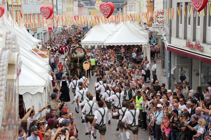 Höhepunkt des Villacher Kirchtags ist der große Trachtenfestzug am Samstag, dem 3. August, ab 15 Uhr 