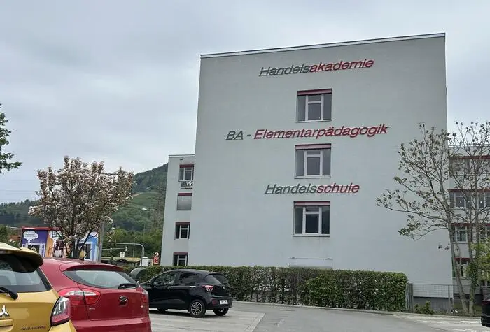 Hier sind Hak, Hasch und eine Bildungsanstalt für Elementarpädagogik untergebracht