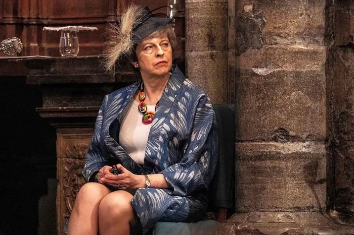 Premierministerin Theresa May hielt eine Rede und sieht hier doch etwas streng drein.