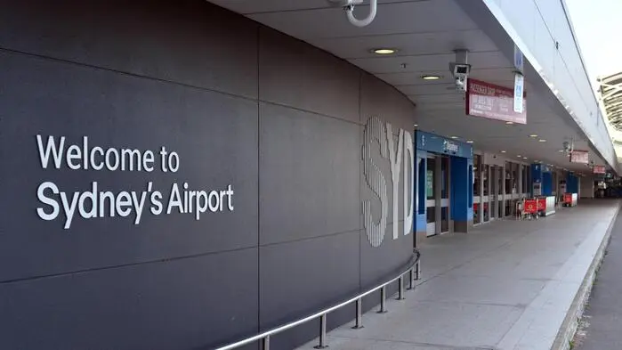 Eingang zum Flughafen Sydney.