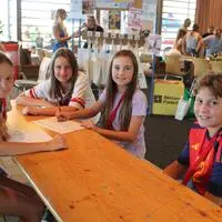 Ilvy, Antonia und Miriam arbeiten bei der Zeitung und interviewen Fabi, den neuen Bürgermeister der Kinderstadt