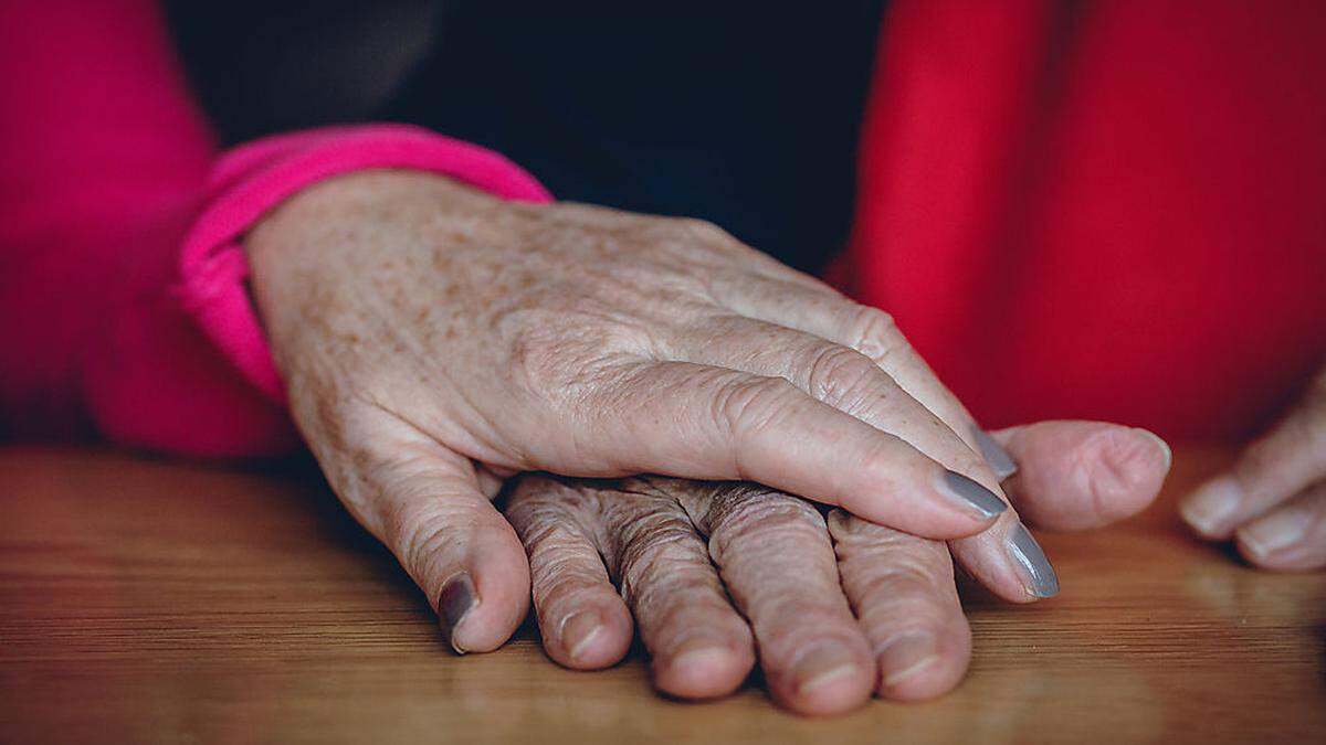 Ältere Menschen gehören zur Risikogruppe für schwere Verläufe bei der Covid-19-Erkrankung