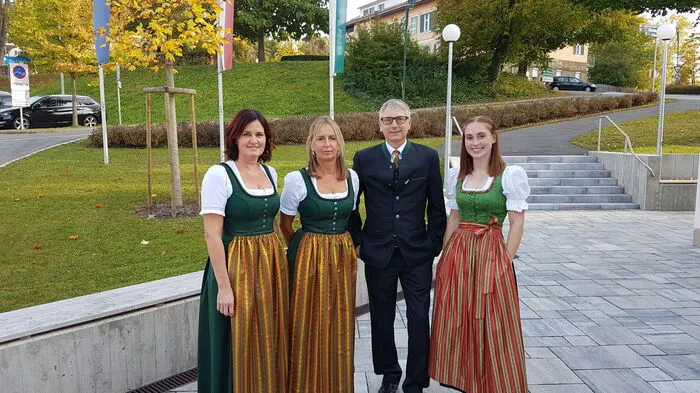 Rund 80 Jurorinnen und Juroren verkosteten in der LBS Bad Gleichenberg die Proben der Finalisten, um beim Kübriskernöl-Championat die Besten der Besten zu ermitteln.