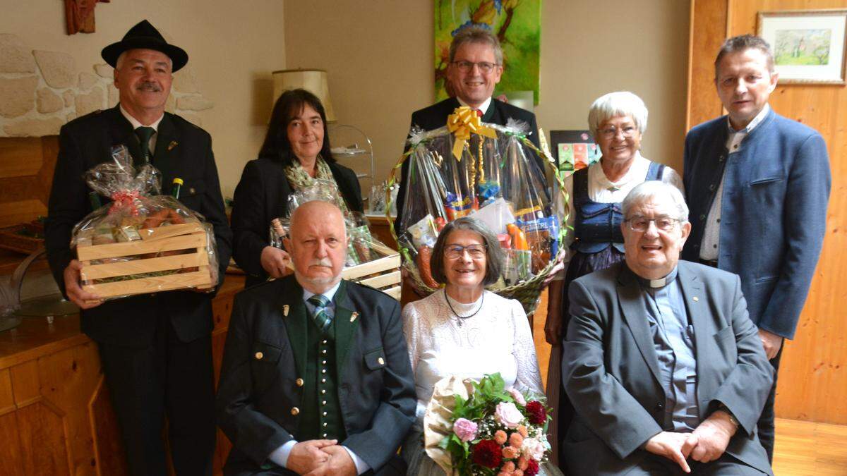 Bürgermeister Herbert Berger, Bauernbund, ÖKB, Seniorenbund und Pfarre gratulierten herzlich