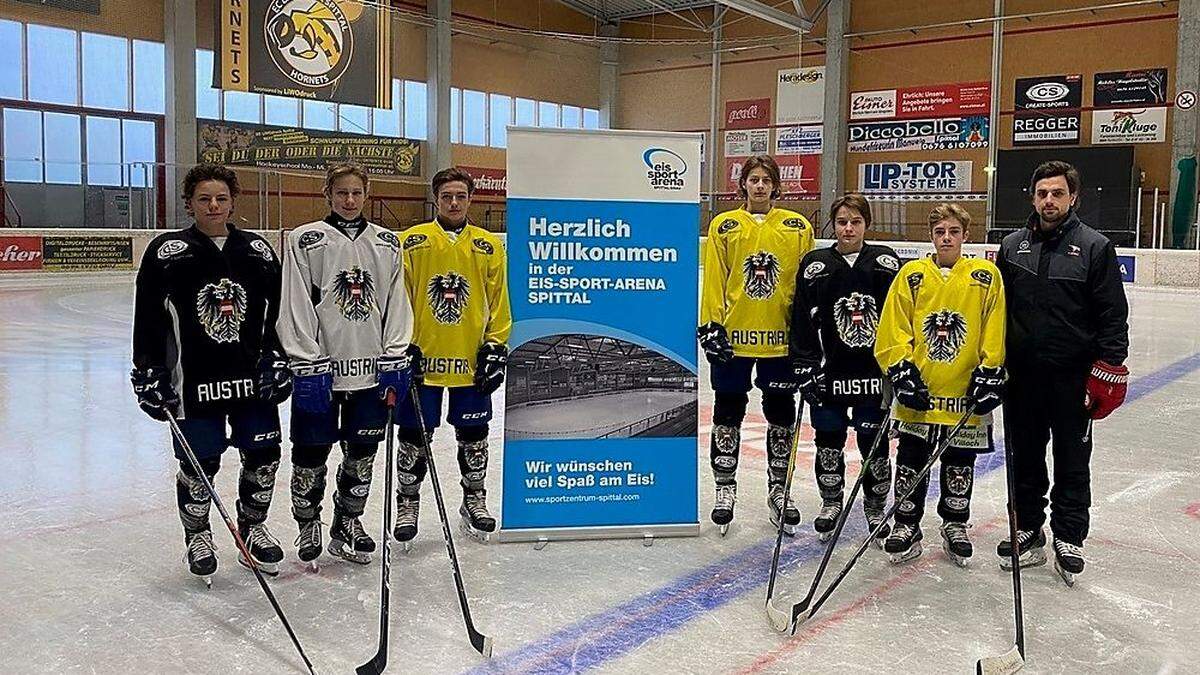 Ian Scherzer, Florian Lanzinger, Simon Ruggenthaler, Niklas Andric, Alexander Rupnik, Florian Stele vom EC Panaceo VSV und Headcoach Florian Mühlstein