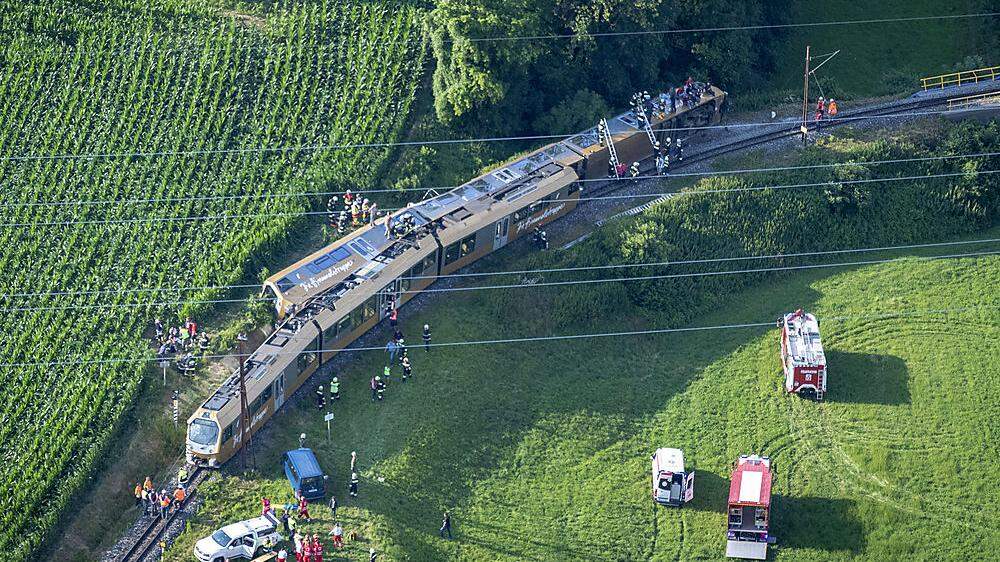 Ein Zug der Mariazellerbahn ist Dienstagfrüh, 26. Juni 2018, bei Völlerndorf in Gerersdorf (Bezirk St. Pölten-Land) entgleist