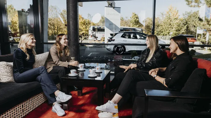 Das Frauen-Nationalteam hatte bei einem Fotoshooting großen Spaß. Klicken Sie sich durch die besten Bilder!