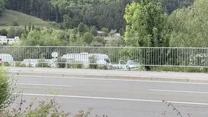 Das Wohnwagenlager der ungebetenen Gäste am Freigelände des Asylquartiers Baumaxhalle
