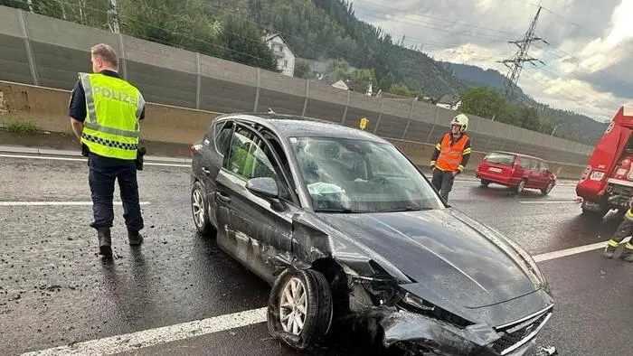 Das Auto wurde stark beschädigt