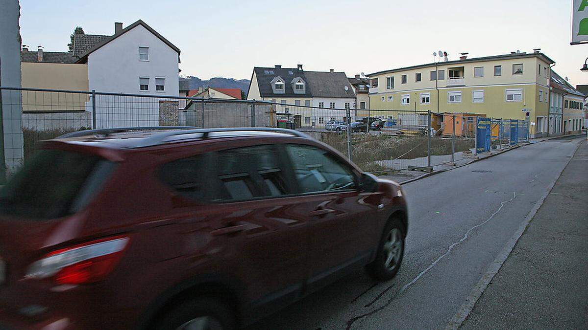 2.-Mai-Straße ist für den Verkehr gesperrt