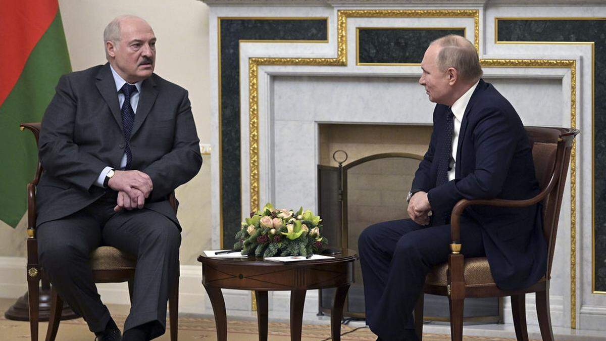 Weißrusslands Lukaschenko bei Putin in St. Petersburg